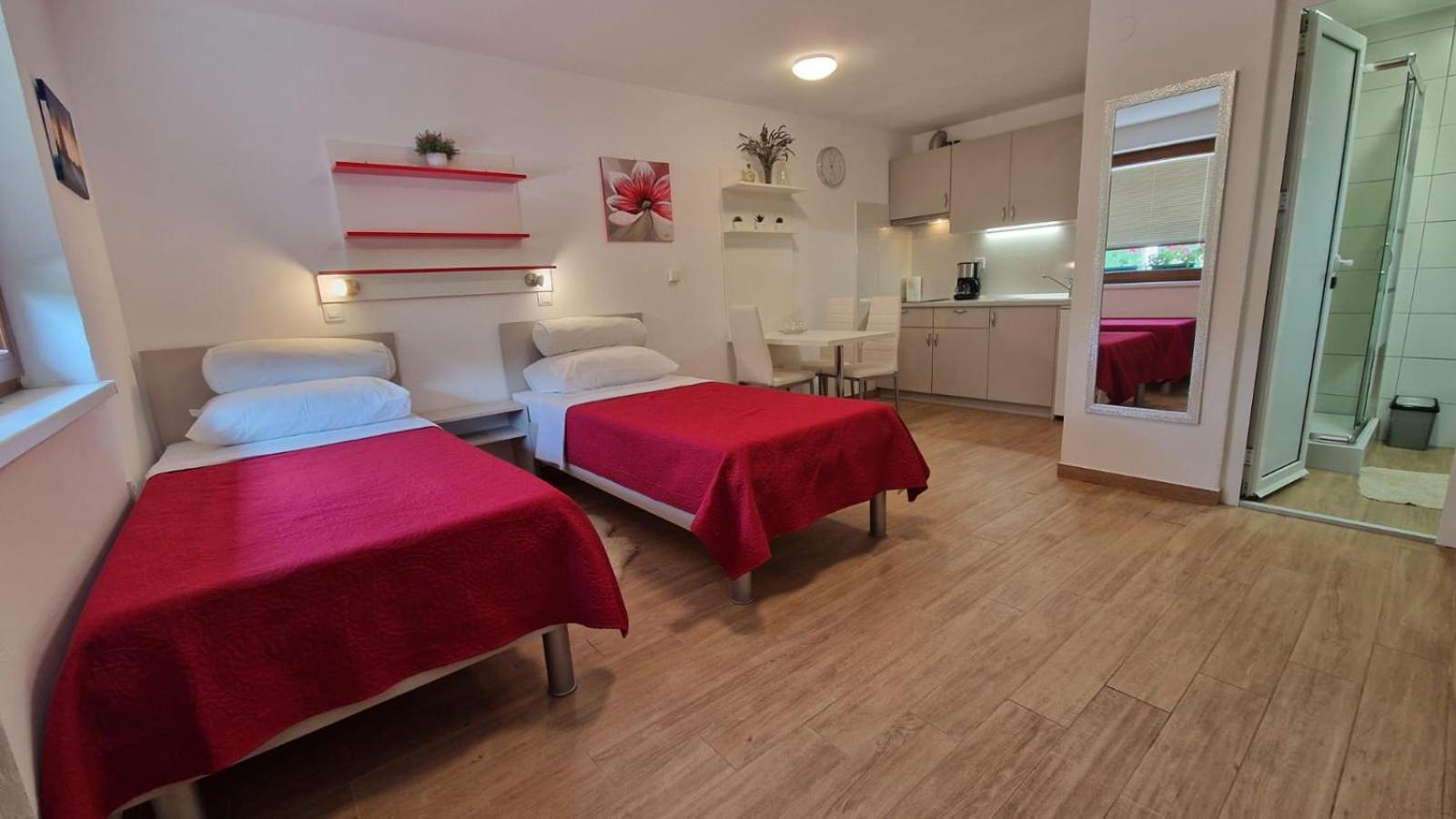 Plitvice Zg Apartment สโมลยานัซ ภายนอก รูปภาพ